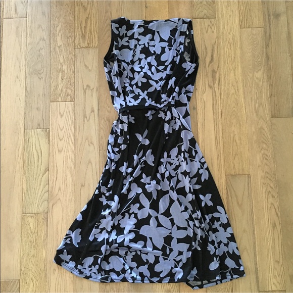 BCBGMax Azria Sleeveless Floral Wrap Dress Size XS - Picture 2 of 3